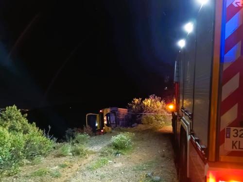 Bomberos de Tenerife intervienen en el vuelco de un vehículo en San Miguel