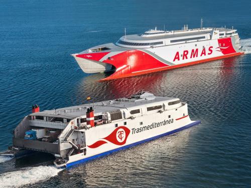 Armas Trasmediterránea acuerda la venta de sus operaciones a Baleària