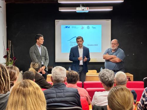 Los responsables de la investigación geotérmica en Vilaflor informan sobre los avances del proyecto a los vecinos y vecinas