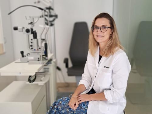 Hospiten recuerda que la aparición brusca de manchas y destellos son señales de alarma para acudir al oftalmólogo