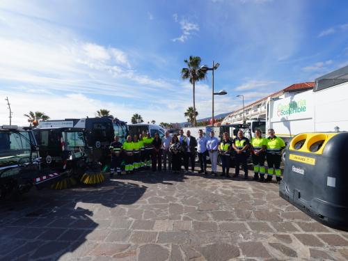 Candelaria moderniza el servicio de recogida de residuos con cuatro nuevos camiones automatizados y más de 500 contenedores de gran capacidad