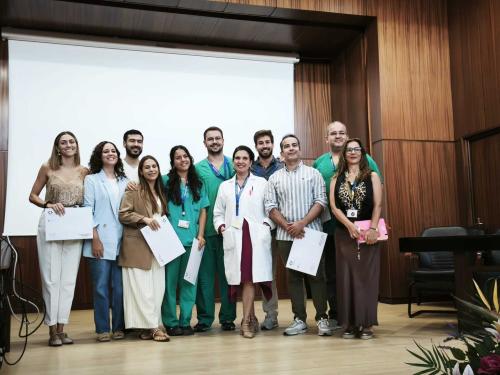 El Hospital Universitario La Candelaria homenajea a  trece médicos residentes que finalizan su formación