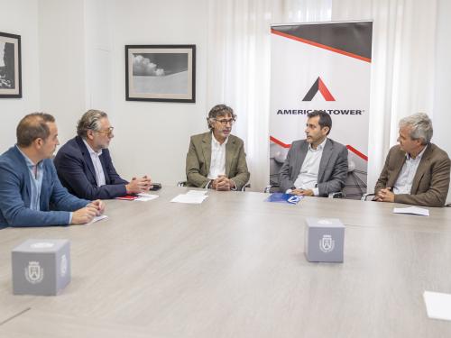 AMERICAN TOWER Y COOPERACIÓN INTERNACIONAL IMPULSAN UN NUEVO ESPACIO PARA REDUCIR LA BRECHA DIGITAL EN BARRIO AÑAZA