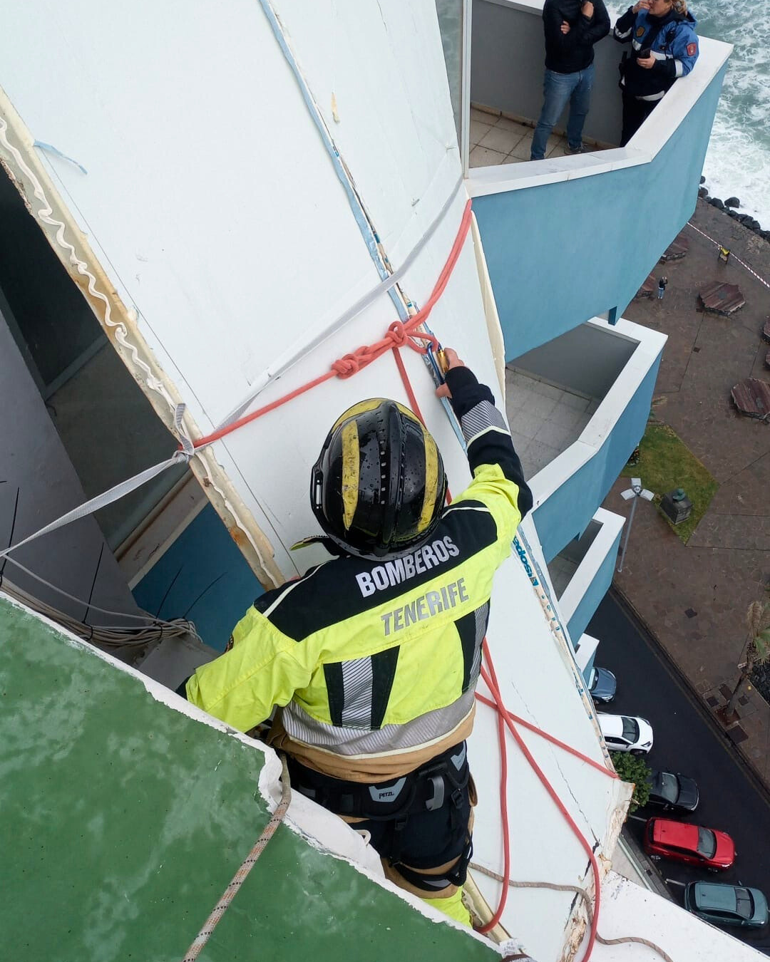 Bomberos de Tenerife intervienen en casi 100 incidencias durante la borrasca Emilia
