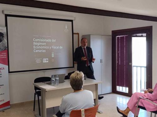 La Cámara y el Gobierno de Canarias acercan los incentivos del REF a las empresas de El Hierro