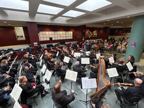 El Hospital Universitario La Candelaria recibe la visita anual de la Orquesta Sinfónica de Tenerife