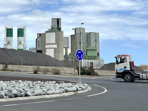 La industria canaria cierra 2025 al alza y alerta sobre la escasez de personal cualificado y el déficit energético