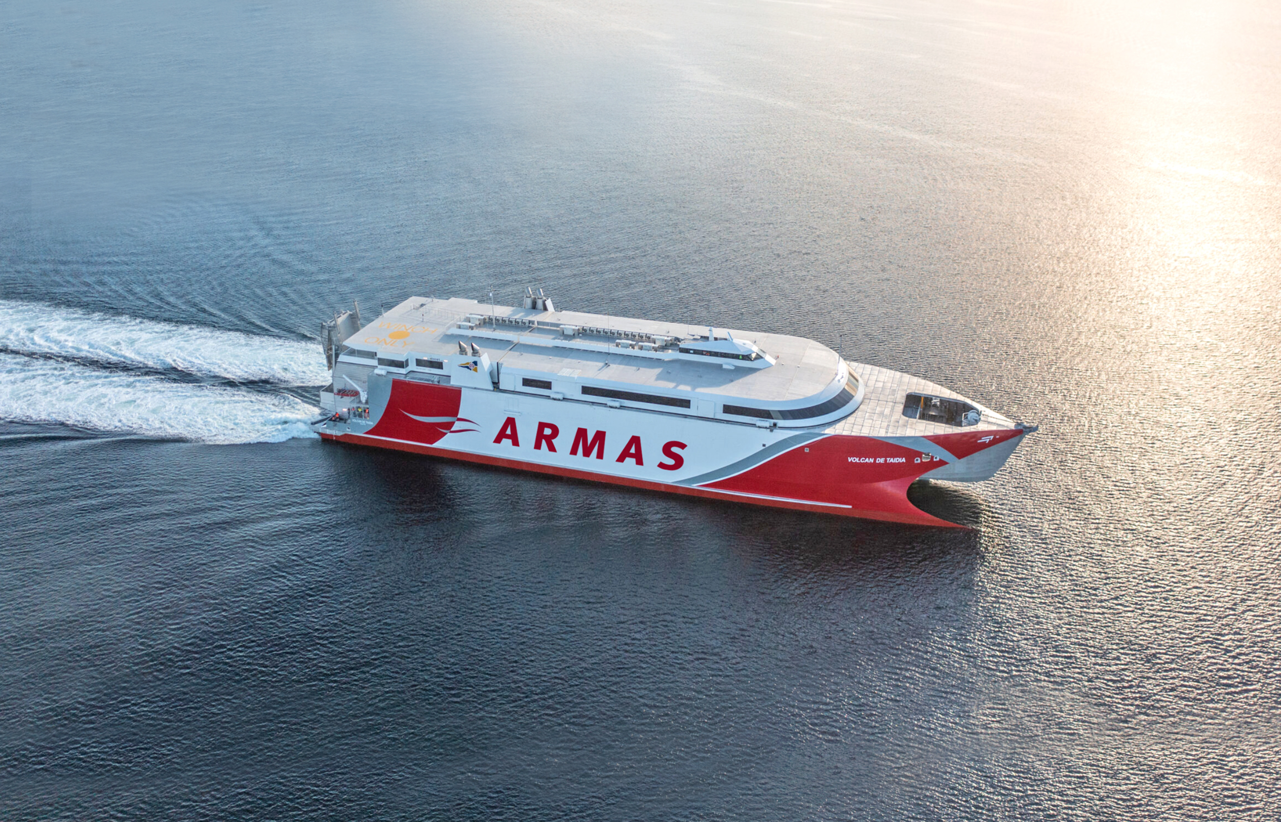 Armas Trasmediterránea reincorpora sus fast ferries para reforzar la línea entre Gran Canaria y Tenerife
