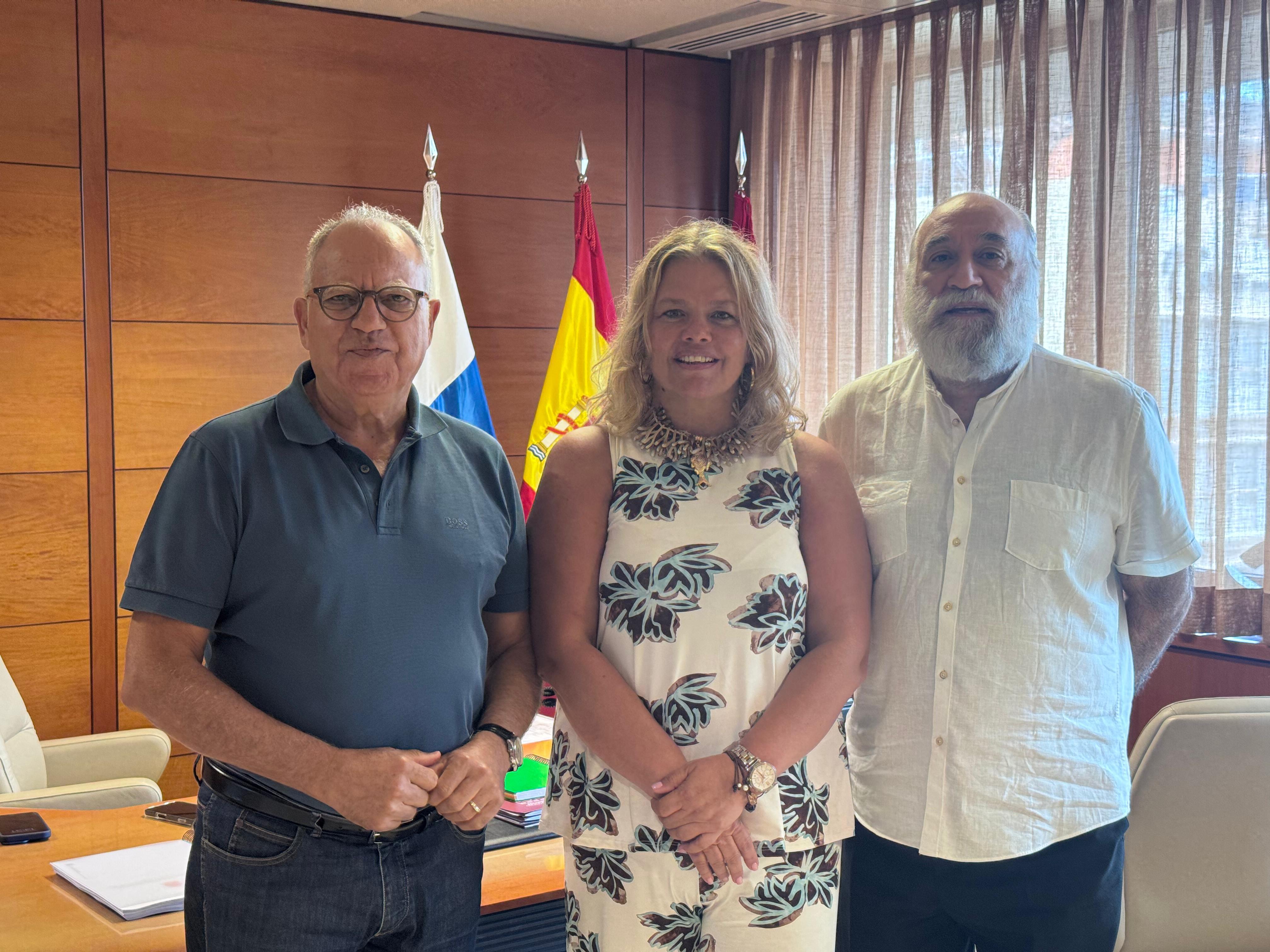 El Colegio Oficial de Psicología de Tenerife reafirma su compromiso con La Gomera con nuevas vías de colaboración